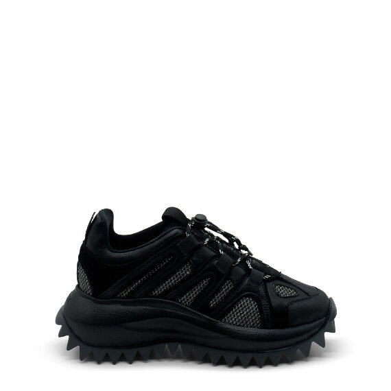 Running Trek Black Sneakers