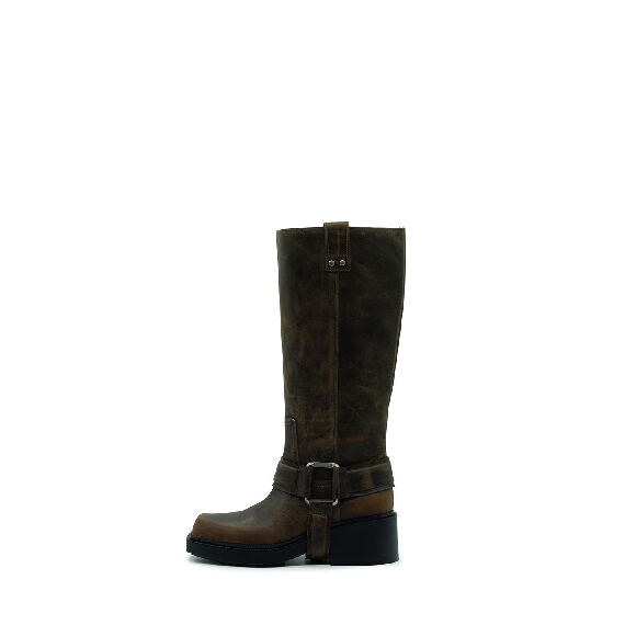 Fray Tan Gaucho Boots