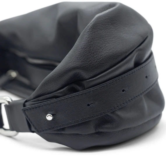 Abigail<br/>Black half-moon bag  