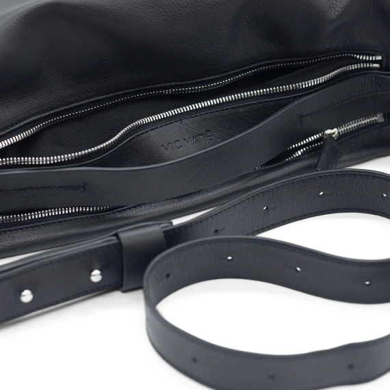 Abigail<br/>Black half-moon bag  