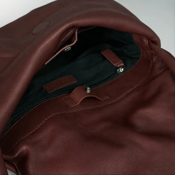 Dafne<br>Baguette bag chestnut